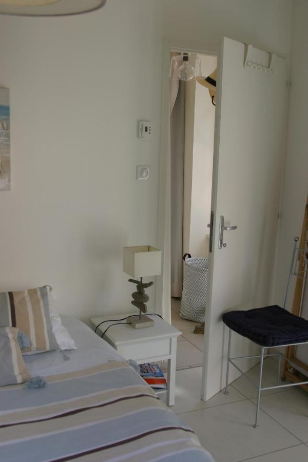 Villa Traditionnelle Pour 8 - 550M De La Plage ノワールムーティエ エクステリア 写真